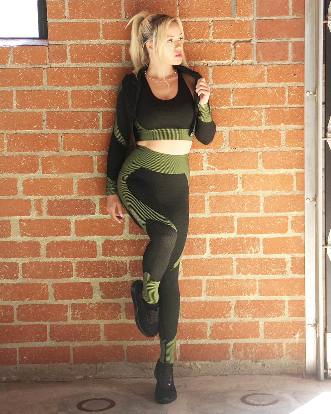 Trois Seamless Legging - Black With Green